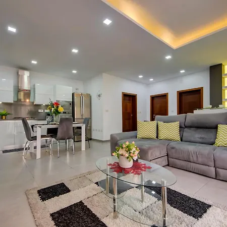Literally 10 Minutes Away From Valletta Appartement
